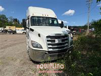 2020 Freightliner CASCADIA 6X4 T/A SLEEPER TRUCK