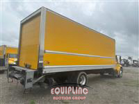 2018 Freightliner M2 4X2 S/A 26FT NON CDL BOX TR