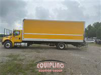 2018 Freightliner M2 4X2 S/A 26FT NON CDL BOX TR