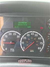 2018 Freightliner M2 4X2 S/A 26FT NON CDL BOX TR