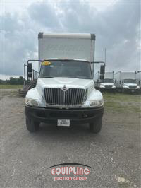 2018 International 4300 4X2 S/A 26FT NON CDL BOX 