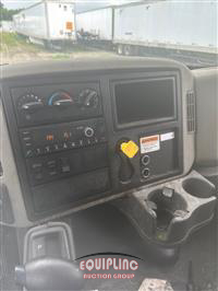 2018 International 4300 4X2 S/A 26FT NON CDL BOX 