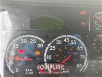 2020 Freightliner M2 4X2 S/A 26FT NON CDL BOX TR