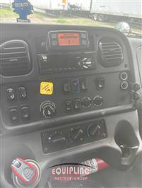 2020 Freightliner M2 4X2 S/A 26FT NON CDL BOX TR