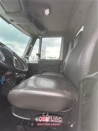 2018 International 4300 4X2 S/A 26FT NON CDL BOX 