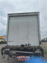 2017 Freightliner M2 4X2 S/A 26FT NON CDL BOX TR