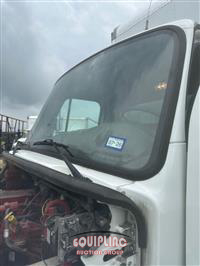 2017 Freightliner M2 4X2 S/A 26FT NON CDL BOX TR
