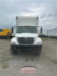 2018 International 4300 4X2 S/A 26FT NON CDL BOX 