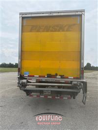 2020 Freightliner M2 4X2 S/A 26FT NON CDL BOX TR