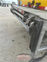 2020 Freightliner M2 4X2 S/A 26FT NON CDL BOX TR