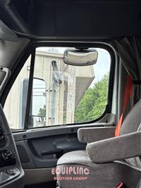 2018 Freightliner CASCADIA 6X4 T/A SLEEPER TRUCK