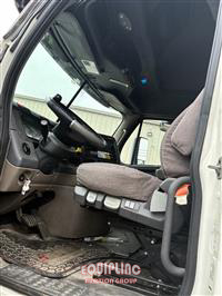 2018 Freightliner CASCADIA 6X4 T/A SLEEPER TRUCK