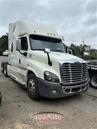 2018 Freightliner CASCADIA 6X4 T/A SLEEPER TRUCK