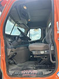 2016 Freightliner CASCADIA 6X4 T/A DAY CAB TRUCK