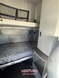 2018 Kenworth T680 6X4 T/A SLEEPER TRUCK TRA