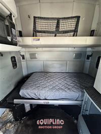 2018 Kenworth T680 6X4 T/A SLEEPER TRUCK TRA