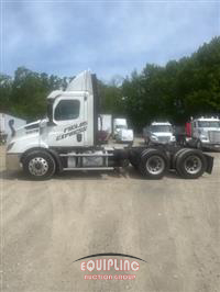 2019 Freightliner CASCADIA 6X4 T/A DAY CAB TRUCK