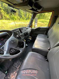 2020 International MV607 4X2 S/A 24FT BOX TRUCK