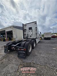 2019 Freightliner CASCADIA 6X4 T/A SLEEPER TRUCK