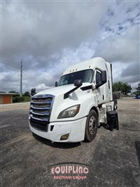 2019 Freightliner CASCADIA 6X4 T/A SLEEPER TRUCK