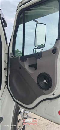 2020 Freightliner M2