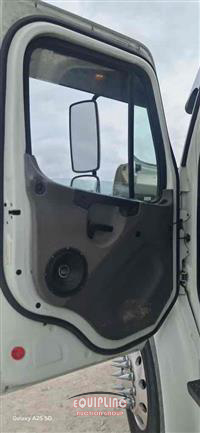 2020 Freightliner M2