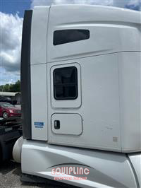 2018 Kenworth T680 6X4 T/A SLEEPER TRUCK TRA