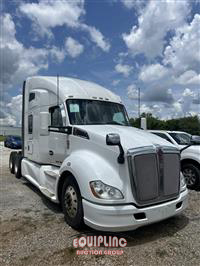 2018 Kenworth T680 6X4 T/A SLEEPER TRUCK TRA