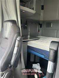 2018 Kenworth T680 6X4 T/A SLEEPER TRUCK TRA