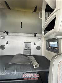 2023 VOLVO TRUCK VNL
