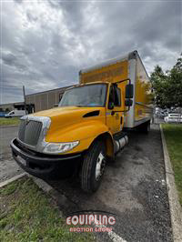 2019 International 4300 4X2 S/A 26FT NON CDL BOX 