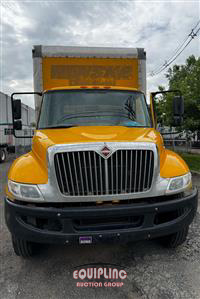 2019 International 4300 4X2 S/A 26FT NON CDL BOX 