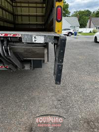 2019 International 4300 4X2 S/A 26FT NON CDL BOX 