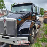 2020 Kenworth T880 TRI/A DAY CAB TRUCK