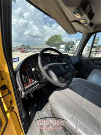 2018 Freightliner M2 4X2 26FT NON CDL BOX TRUCK