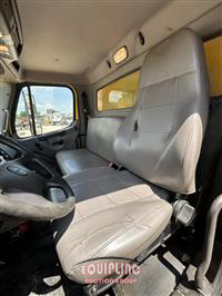2018 Freightliner M2 4X2 26FT NON CDL BOX TRUCK