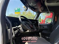2019 Freightliner CASCADIA 6X4 T/A SLEEPER TRUCK