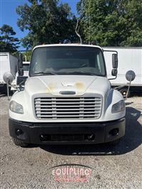 2013 Freightliner FL106