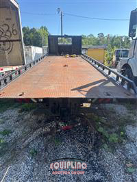 2013 Freightliner FL106