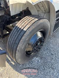 2013 Freightliner FL106