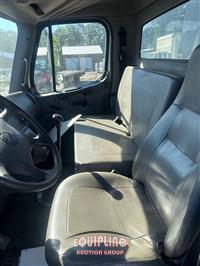 2013 Freightliner FL106
