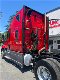 2016 Freightliner CASCADIA 125 6X4 T/A SLEEPER T