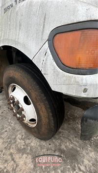 2000 Ford F650