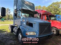 2005 VOLVO TRUCK VNM