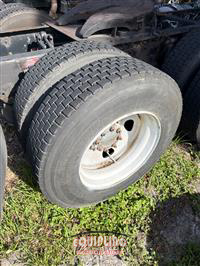 2005 VOLVO TRUCK VNM