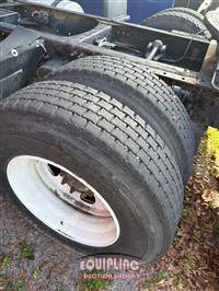 2005 VOLVO TRUCK VNM