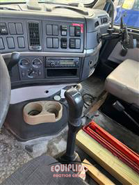 2005 VOLVO TRUCK VNM