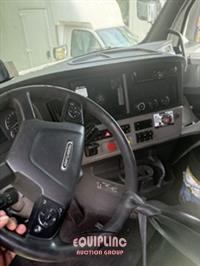 2018 Freightliner CASCADIA 6X4 T/A SLEEPER TRUCK