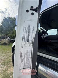 2020 International MV607 4X2 S/A NON CDL BOX TRUC