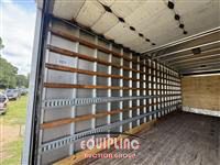 2020 International MV607 4X2 S/A NON CDL BOX TRUC